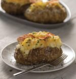 GE - 1.9 Cu. Ft. Over-the-Range Microwave with Steam Cleaning - Black Slate - Image 4