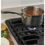 GE - 30" Gas Cooktop - Black - Image 7