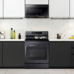 Samsung - 6.3 cu. ft. Freestanding Electric Convection+ Range with WiFi, No-Preheat Air Fry and Griddle - Black Stainless Steel - Image 2