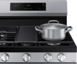 Samsung - 6.0 cu. ft. Freestanding Gas Range with 18K BTU Dual Power Burner & Self Clean - Stainless Steel - Image 6