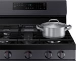 Samsung - 6.0 cu. ft. Freestanding Gas Range with No-Preheat Air Fry & Convection - Black Stainless Steel - Image 6