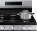 Samsung - 6.0 cu. ft. Freestanding Gas Range with No-Preheat Air Fry & Convection - Stainless Steel - Image 6
