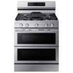 Samsung - 6.0 cu. ft. Smart Freestanding Gas Range with Stainless Cooktop & Air Fry - Stainless Steel