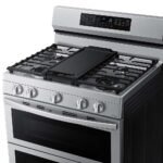 Samsung - 6.0 cu. ft. Smart Freestanding Gas Range with Stainless Cooktop & Air Fry - Stainless Steel - Image 7