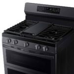 Samsung - 6.0 cu. ft. Smart Freestanding Gas Range with Flex Duo & Air Fry - Black Stainless Steel - Image 7