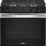 Whirlpool - 5.1 Cu. Ft. Freestanding Gas Range with Edge to Edge Cooktop - Stainless Steel