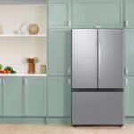 Samsung - 32 cu. ft. 3-Door French Door Smart Refrigerator with Dual Auto Ice Maker - Stainless Steel - Image 3