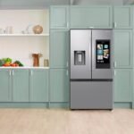 Samsung - 30 cu. ft. 3-Door French Door Smart Refrigerator with Family Hub - Stainless Steel - Image 3
