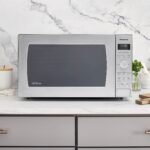 Panasonic - 2.2 Cu. Ft. 1250-Watt Countertop Microwave Oven with Inverter Technology - Stainless Steel - Image 3